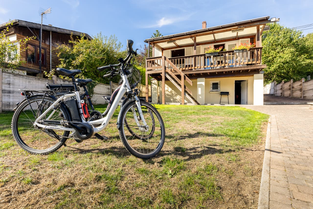 Electric bikes on the chalet lawn
