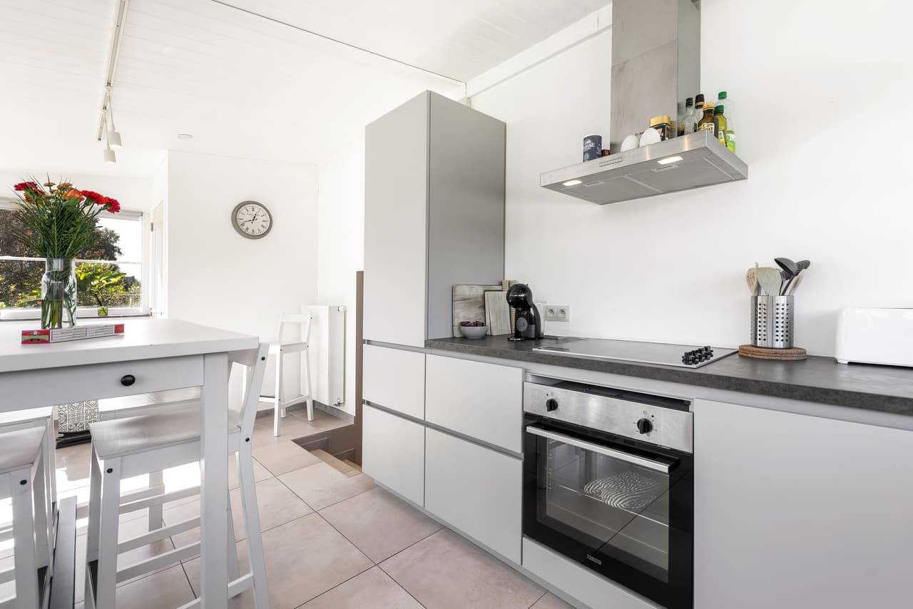 Oven and grey worktop in the kitchen